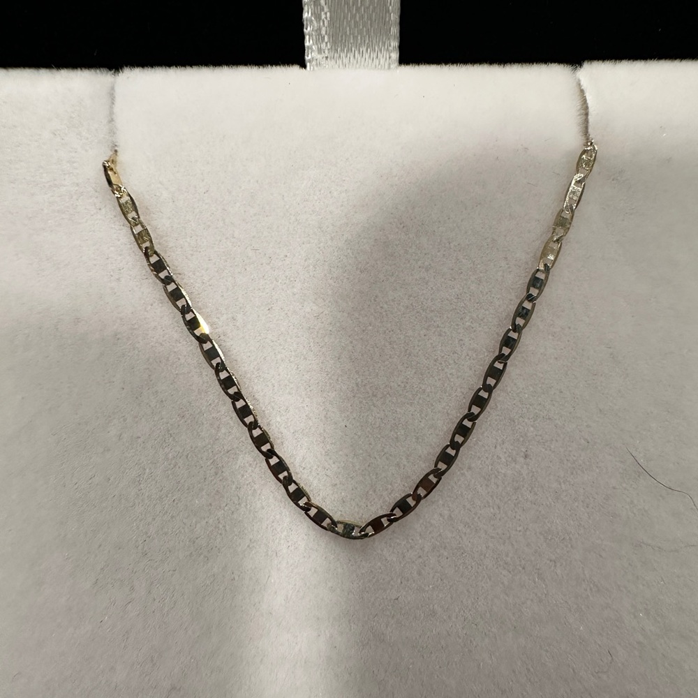Elegant Gold Bracelet